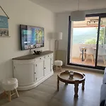 Bastide 2 - Piscine - Vue - Wifi - 2 Sdb *